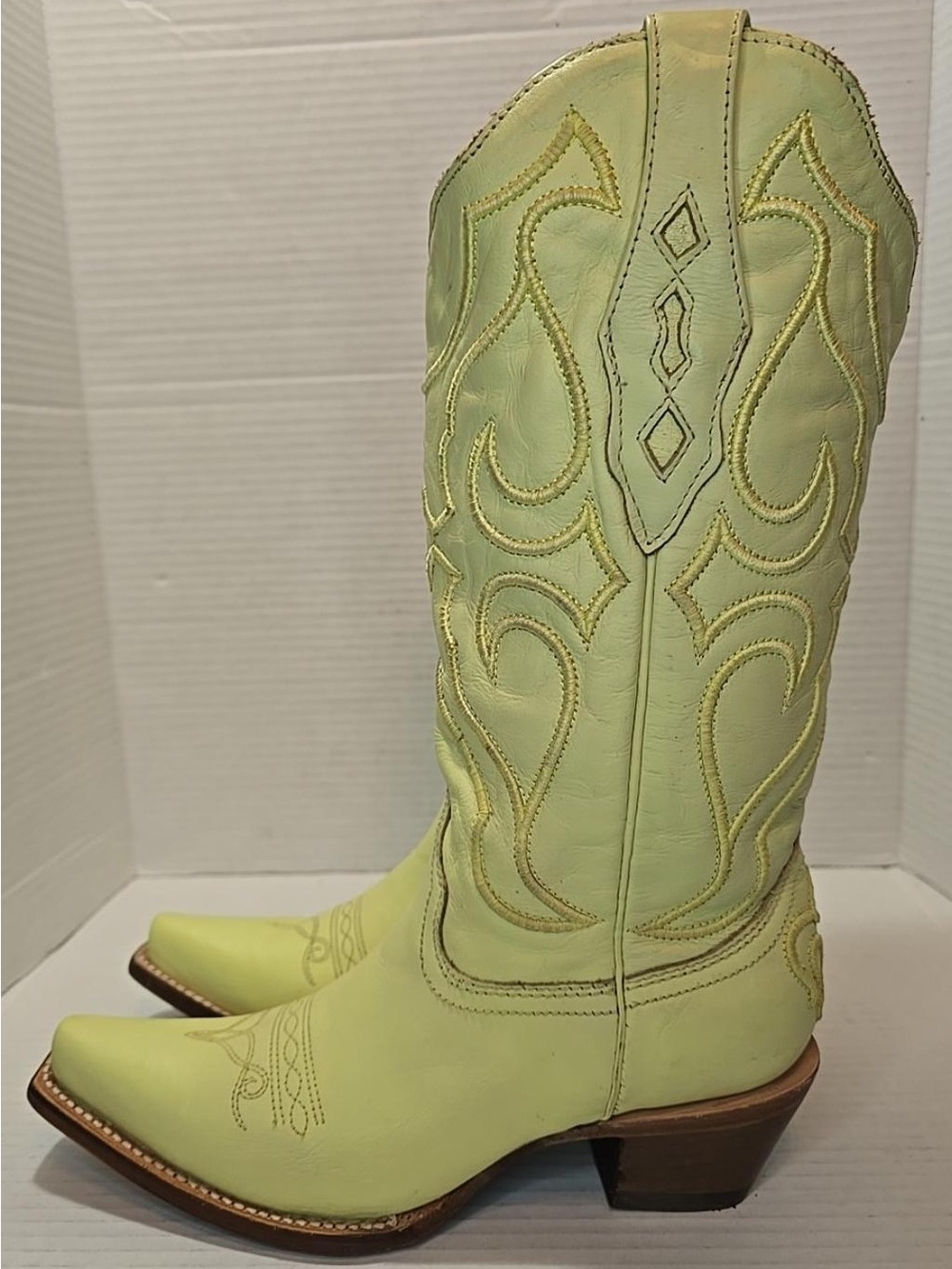 Size 8 Corral Yellow Embroidery Western Cowboy Boots Z5118 - Picture 5 of 6